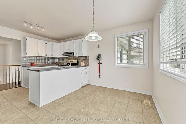 50 Davey Cres, House other with 4 bedrooms, 3 bathrooms and 4 parking in Amherstview ON | Image 8