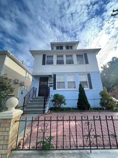 114-02 14th Ave, College Point, NY, 11356 | Card Image