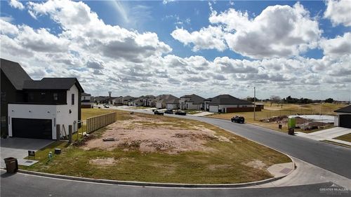 2700 E Versace Dr, Edinburg, TX, 78542-7274 | Card Image