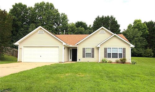 5507 Pearview Dr, Greensboro, NC, 27405-9450 | Card Image