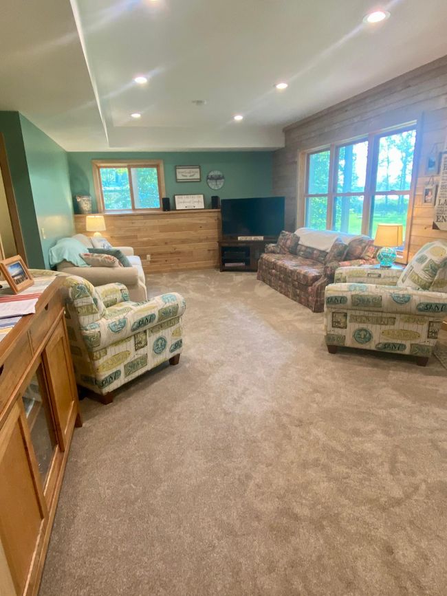 Bright Lower familyroom | Image 20