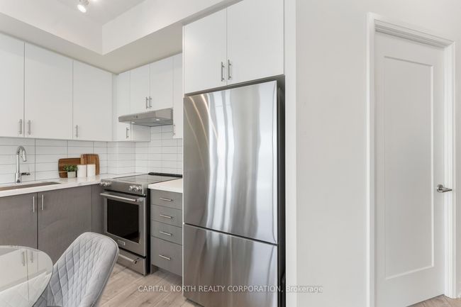 1718 - 9000 Jane St, Condo with 2 bedrooms, 2 bathrooms and 1 parking in Concord ON | Image 11