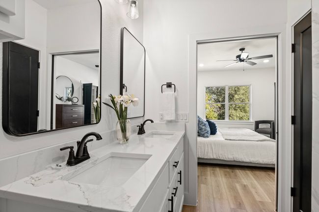 172 W 17 Th St, Townhouse with 3 bedrooms, 3 bathrooms and null parking in Mount Pleasant TX | Image 27