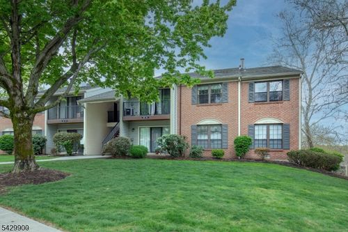 142 Woodward Ln, Basking Ridge, NJ, 07920-2732 | Card Image