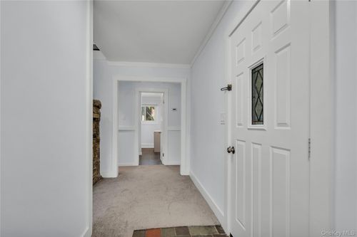 1523 Kimble Ave, Mohegan Lake, NY, 10547-1302 | Card Image