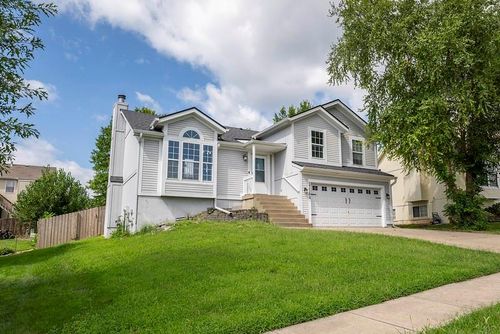 17584 W 111th Ter, Olathe, KS, 66061-6608 | Card Image