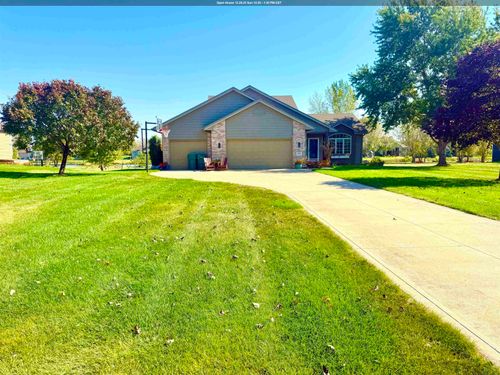 832 Brookside Dr, Jefferson, SD, 57038-6891 | Card Image