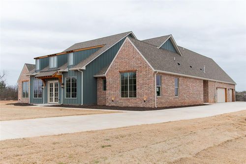 11900 Setenta Grove Cir, Oklahoma City, OK, 73150-6409 | Card Image