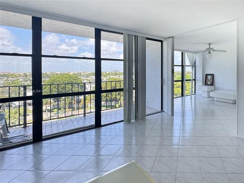 apt-707-1000 Parkview Dr, Hallandale Beach, FL, 33009-2932 | Card Image