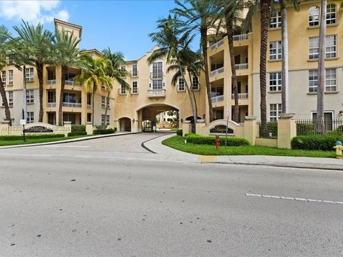 apt-121-3001 Ne 185th St, Aventura, FL, 33180-3338 | Card Image