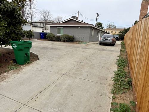 2006 Quincy St, Bakersfield, CA, 93305-5026 | Card Image