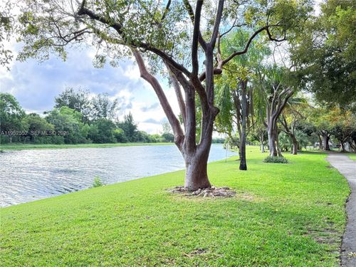 apt-508-2206 S Cypress Bend Dr, Pompano Beach, FL, 33069-4437 | Card Image