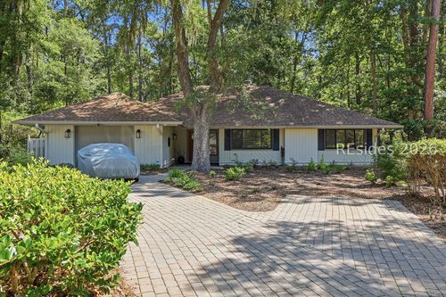 18 Forest Dr, Hilton Head Island, SC, 29928-4235 | Card Image
