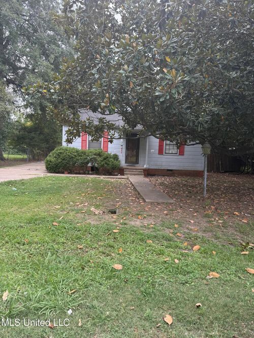 411 Giddens St, Greenville, MS, 38701-7045 | Card Image