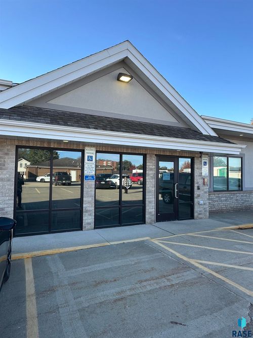 117 S Spring St Street, Luverne, MN, 56156 | Card Image