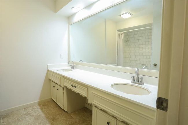 Double Vanity | Image 14