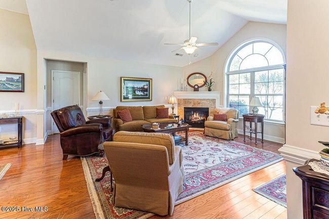 105 W Chelsea Ct, Condo with 2 bedrooms, 2 bathrooms and 2 parking in Southern Pines NC | Image 4