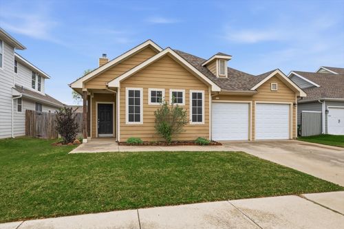 2201 Windsor Farms Dr, Denton, TX, 76207-1292 | Card Image