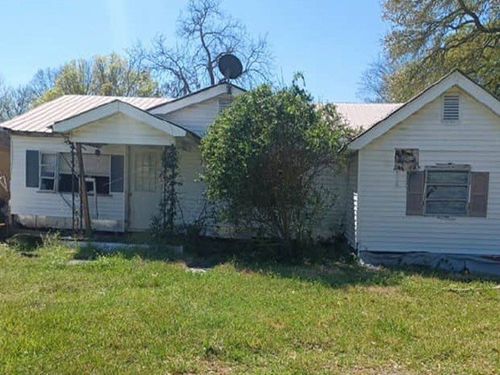 124 Sibley St, Oil City, LA, 71061-8585 | Card Image