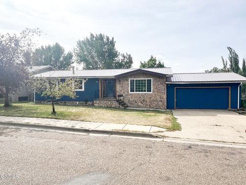 709 Park Avenue E, Watford City, ND, 58854 | Card Image