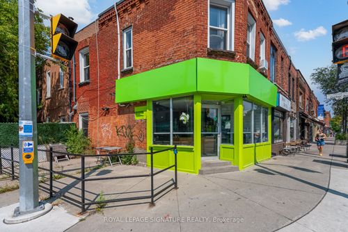 3074 Dundas St W, Toronto, ON, M6P1Z7 | Card Image