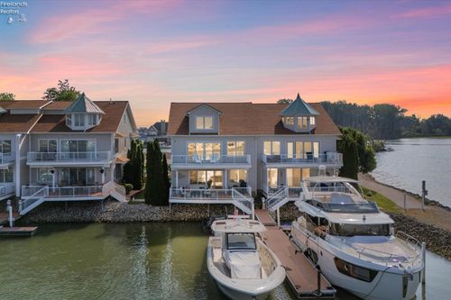 2822 N Noreaster Cove Dr, Port Clinton, OH, 43452-3318 | Card Image