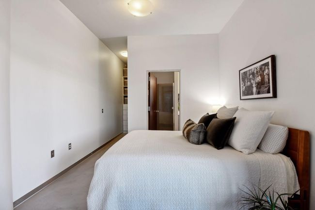 UNIT-318 - 5601 Smetana Dr, Condo with 1 bedrooms, 1 bathrooms and null parking in Minnetonka MN | Image 25