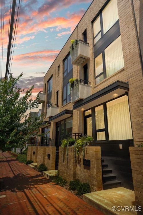 2204 1/2 W Cary St, Richmond, VA, 23220-5219 | Card Image