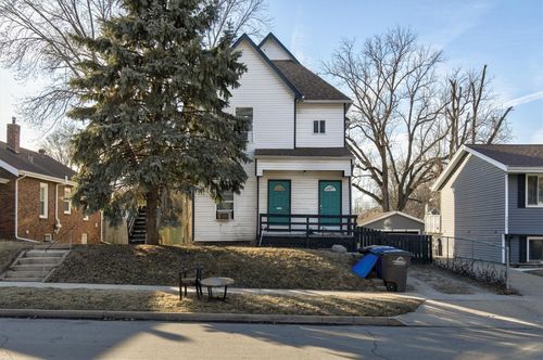 3916 9th St, Des Moines, IA, 50313-3300 | Card Image
