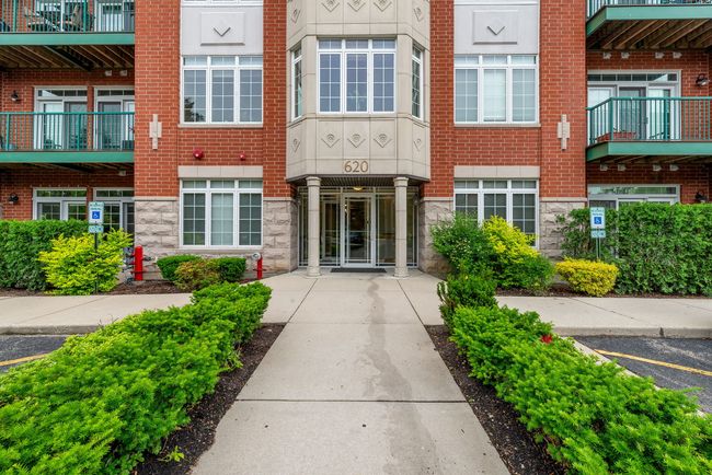 APT-102 - 620 Mchenry Rd, Condo with 2 bedrooms, 2 bathrooms and 1 parking in Wheeling IL | Image 4