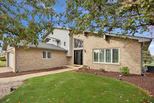 701 Wayne Dr, Crete, IL, 60417-2885 | Card Image