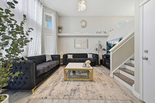 22 Anaheim Bay Ne, Calgary, AB, T1Y7E2 | Card Image