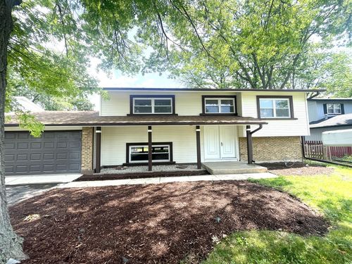 215 Brighton Rd, Elk Grove Village, IL, 60007-3423 | Card Image