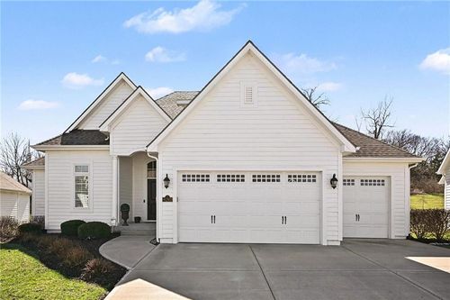 9297 Lime Stone Rd, Parkville, MO, 64152-3175 | Card Image