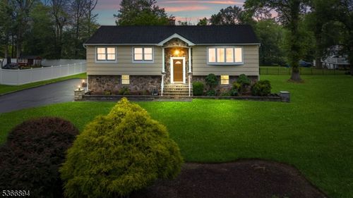 11 Hillcrest Blvd, Warren, NJ, 07059-5115 | Card Image