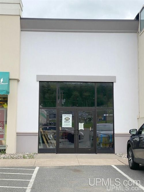 203-W8159 Us2 Highway, Iron Mountain, MI, 49801 | Card Image