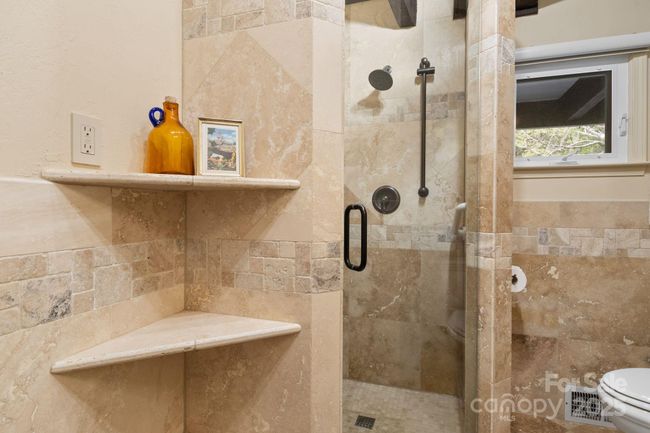 188 Echo Dr, House other with 3 bedrooms, 3 bathrooms and null parking in Laurel Park NC | Image 26