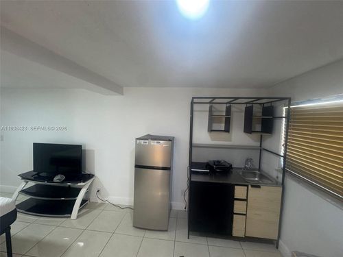 b-2021 Wilmington St, Opa-Locka, FL, 33054-3763 | Card Image