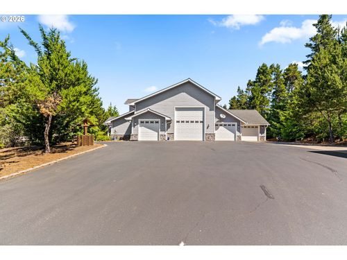87921 Star View Dr, Florence, OR, 97439-8471 | Card Image