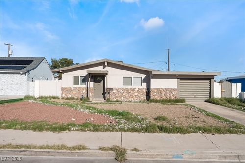 2033 Bonita Ave, Las Vegas, NV, 89104-3803 | Card Image