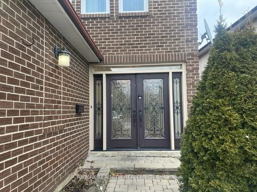 131 Kersey Cres, Richmond Hill, ON, L4C5X4 | Card Image