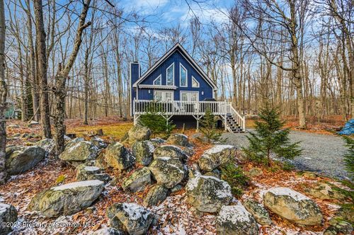 55 Hagen Run Dr, Thornhurst, PA, 18424-8002 | Card Image