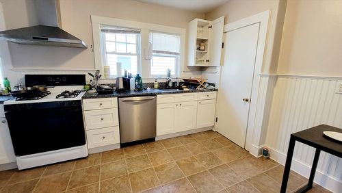 3-158 W Adams, Somerville, MA, 02144 | Card Image