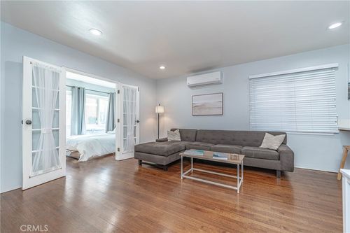 1-325 Cedar Ave, Long Beach, CA, 90802-2819 | Card Image