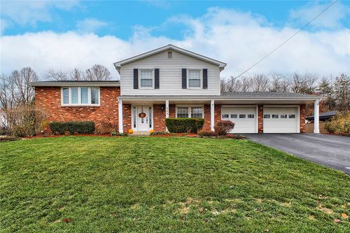 945 Rolling Meadows Drive, Unity Twp, PA, 15601 | Card Image