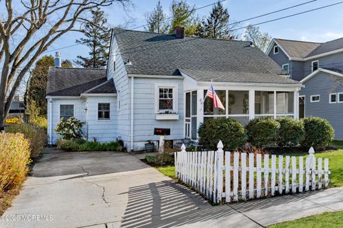 813 Ocean Rd, Spring Lake, NJ, 07762-1931 | Card Image