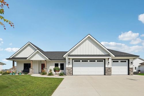 475 Brigham Ln, Prairie Du Sac, WI, 53578-9102 | Card Image