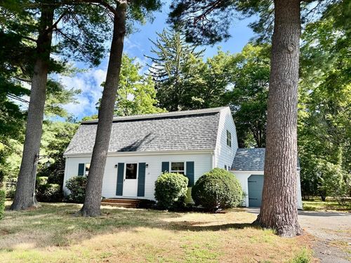 15 Richards St, Dedham, MA, 02026-4307 | Card Image