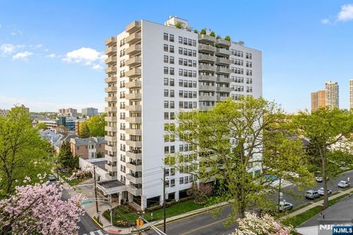 1600 Center Ave, Fort Lee, NJ, 07024-4731 | Card Image