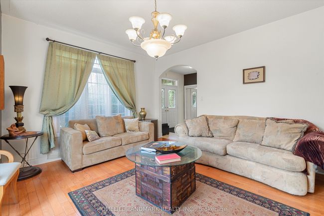 3 Xavier Crt, House other with 7 bedrooms, 5 bathrooms and 4 parking in Brampton ON | Image 17
